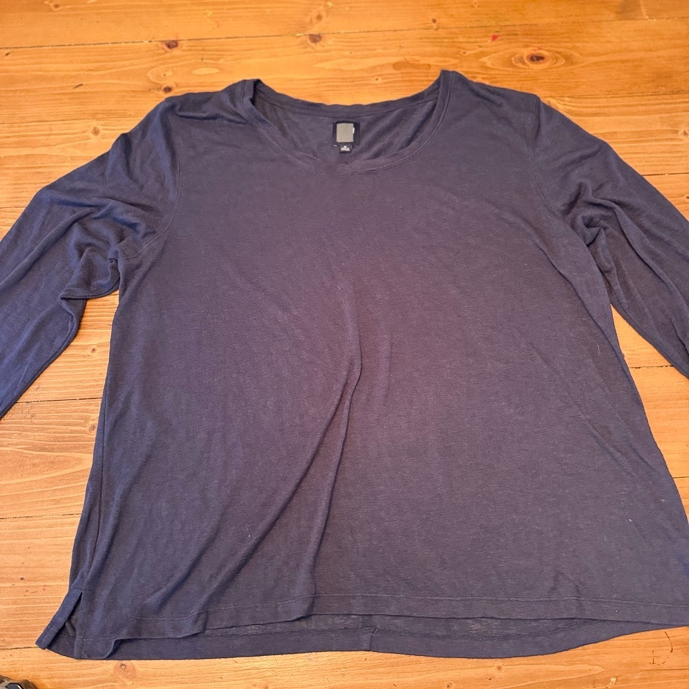 GAP Navy Long Sleeve‎ Tee